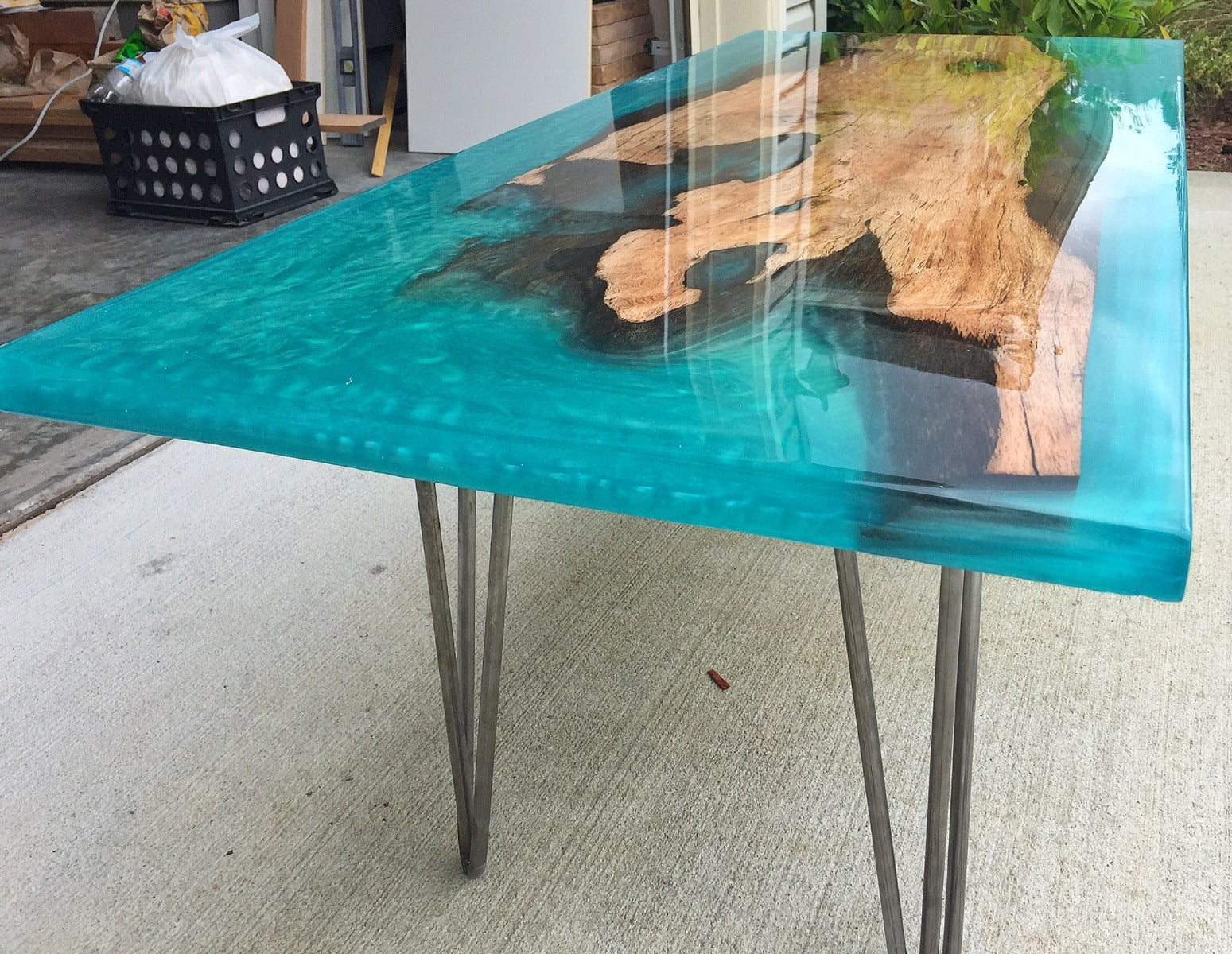 ProGlas 1000 epoxy resin and wood coffee table. River table with metal legs.